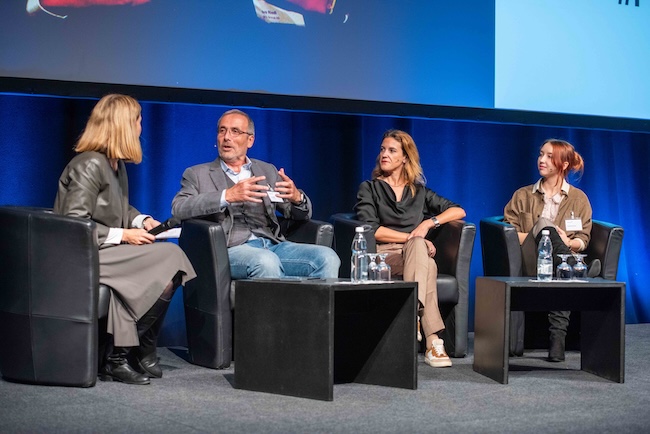 Interessante Panel-Diskussion mit Ivo Riedi, Michèle Mégroz und Anastasia Kurer, moderiert von Sabine Bianchi am Ostschweizer Personaltag 2024 in der OLMA-Messe in St. Gallen