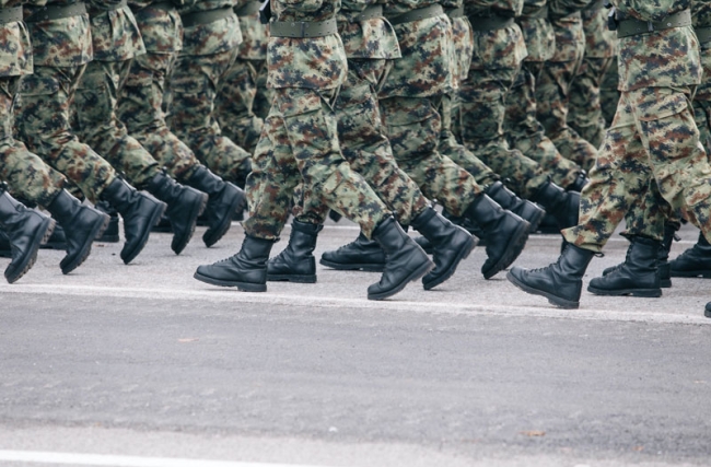 Militaer_filip-andrejevic-unsplash.jpg