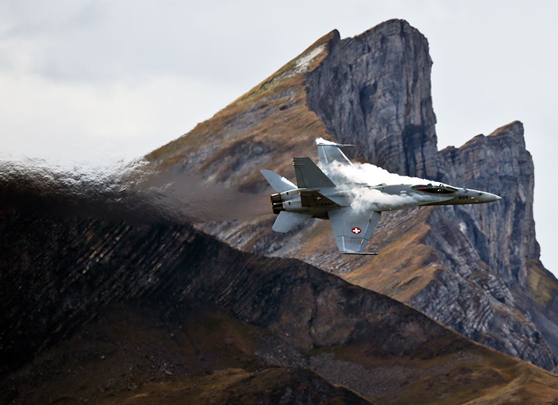 F/A 18 Hornet der Schweizer Armee im Flug.