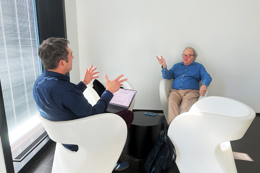 Jean-François Chanlat en discussion avec Marc Benninger, rédacteur en chef de HR Today