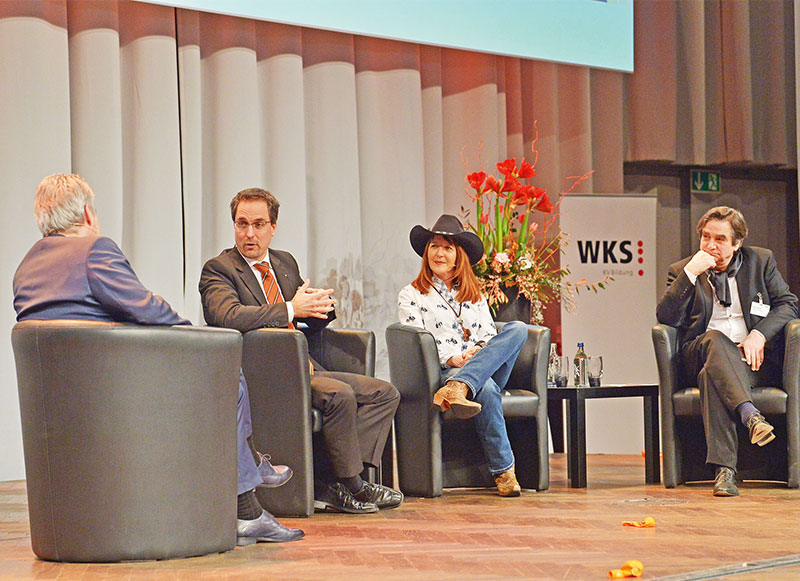 Event-BE-links_Christian-Vifian_Direktor-WKS-KV-Bildung-AG_Bernhard-Emch_CEO-Emch-Aufzüge-AG_Yvonne-Villiger_Humorexpertin_Gilles-Tschudi_Schauspieler-Kopie.jpg