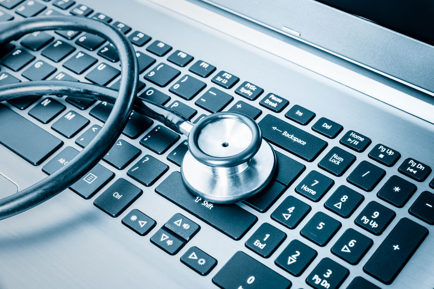 Gesundheitsbranche_Stetoskop_Computer_132rf.jpg