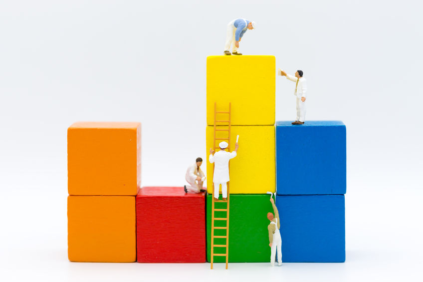 Minipeople_Baukloetze_malen_streichen_5Farben_123RF.jpg