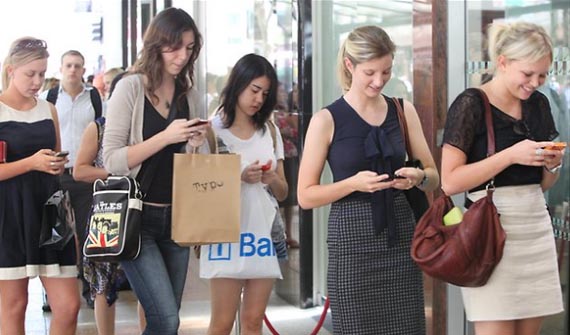 smartphone+messaging.jpg