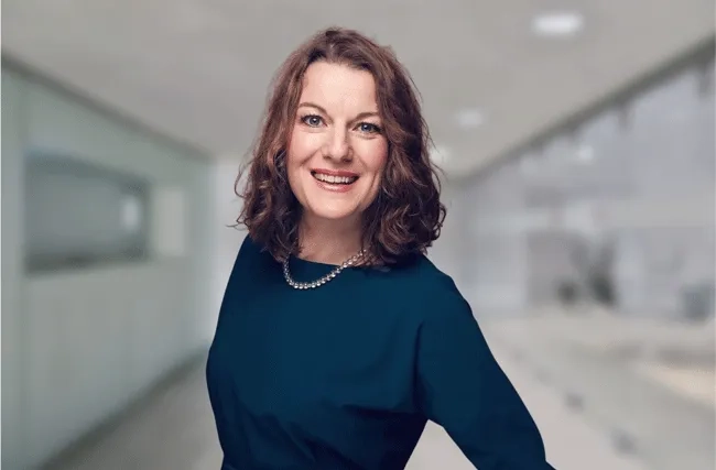 Nadine Zsasadzin Nadine Zasadzin, Studiengang­leiterin und Dozentin, HWZ