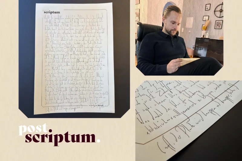 Links Robins eng handbeschriebener Brief mit seiner Unterschrift und einem Nachsatz in Klammern am Blattrand. Oben rechts liest David den Brief im Sessel, unten rechts eine Nahaufnahme der Handschrift.